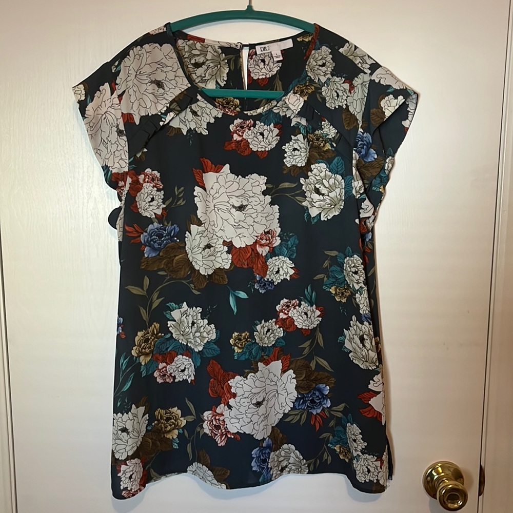 Floral short sleeve blouse